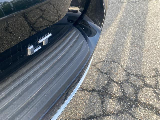 Photo of 2023 Black Chevrolet Suburban
