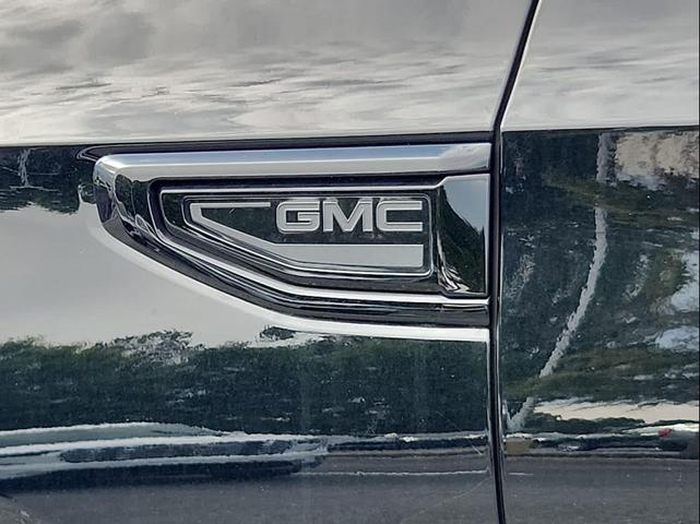 Photo of 2024 Onyx Black GMC Yukon XL