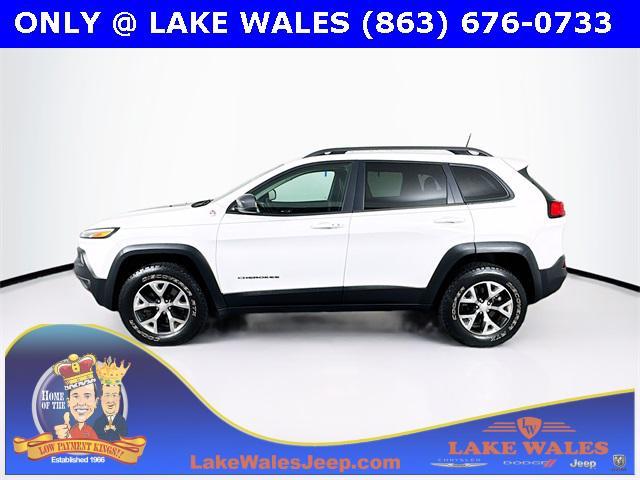 Photo of 2017 Bright White Clearcoat Jeep Cherokee