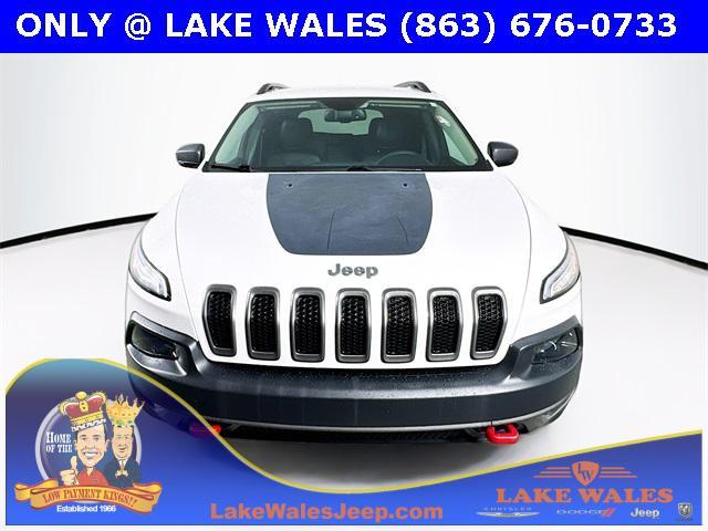 Photo of 2017 Bright White Clearcoat Jeep Cherokee