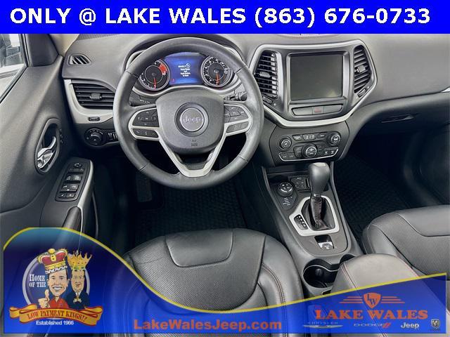 Photo of 2017 Bright White Clearcoat Jeep Cherokee