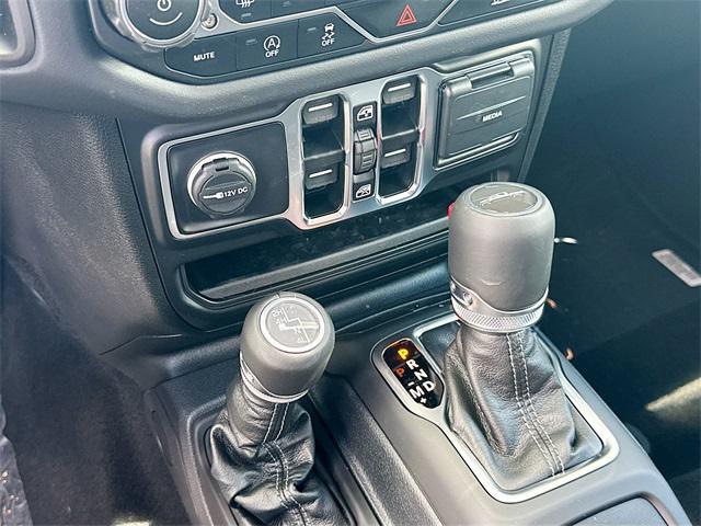 Photo of 2025 Hydro Blue Pearlcoat Jeep Gladiator