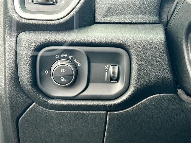 Photo of 2025 Diamond Black Crystal Pearlcoat RAM 2500