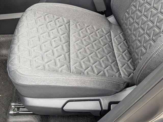 Photo of 2025 Gun Metallic Nissan Kicks