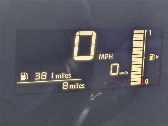 Photo of 2026 Aspen White Tricoat/Super Black Nissan Kicks