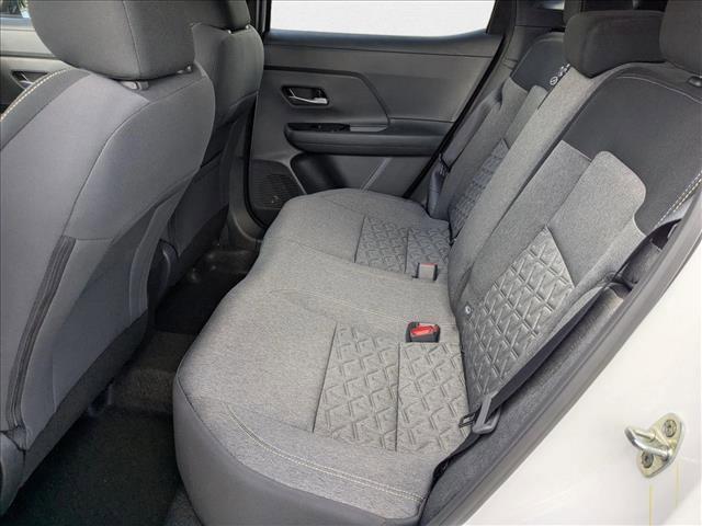 Photo of 2026 Aspen White Tricoat/Super Black Nissan Kicks