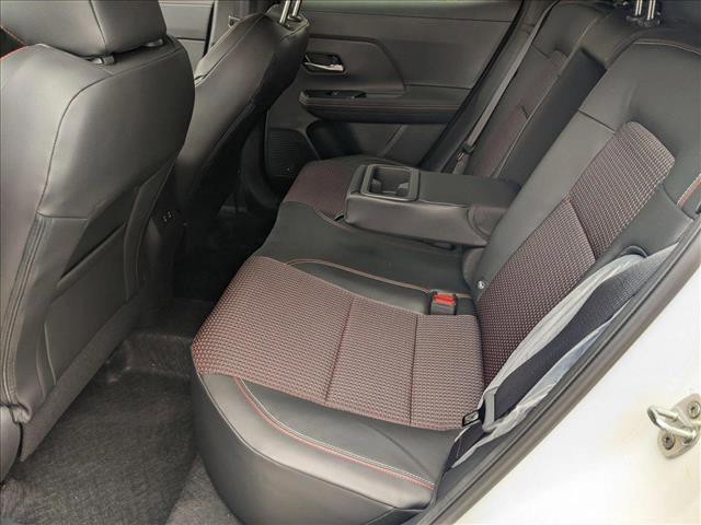Photo of 2025 Aspen White Tricoat Nissan Kicks