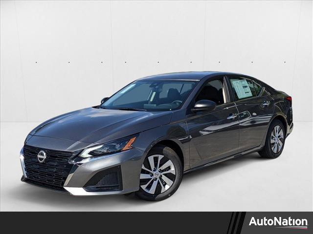 Photo of 2025 Gun Metallic Nissan Altima