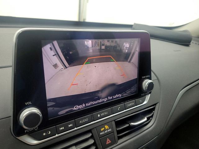 Photo of 2020 Black Nissan Altima