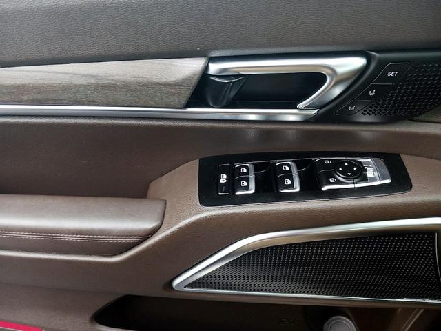 Photo of 2022 Brown Kia Telluride
