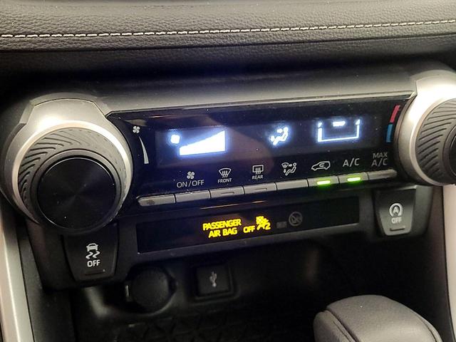 Photo of 2020 White Toyota RAV4