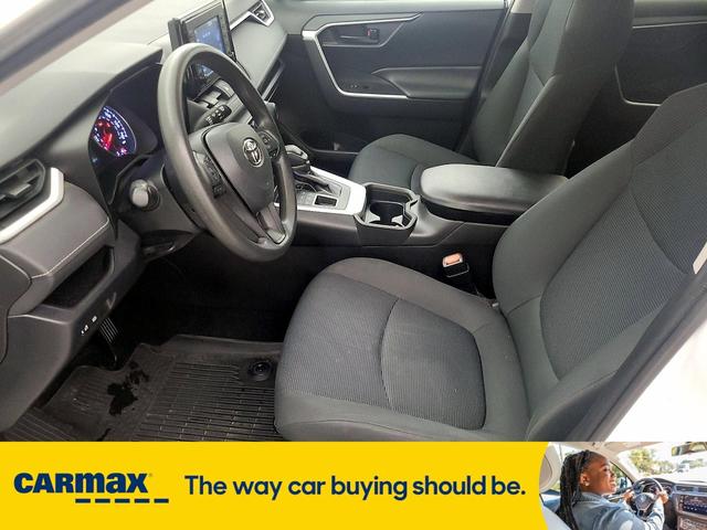 Photo of 2020 White Toyota RAV4