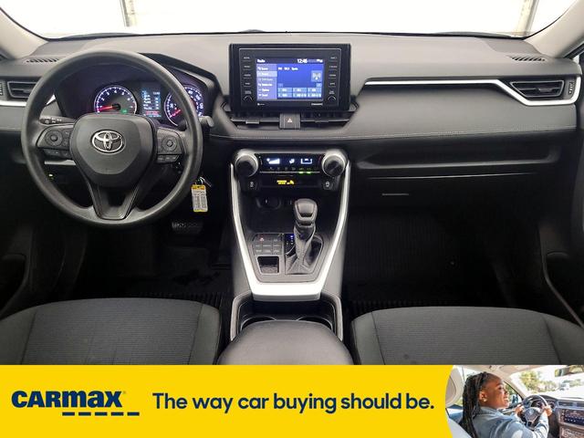 Photo of 2020 White Toyota RAV4