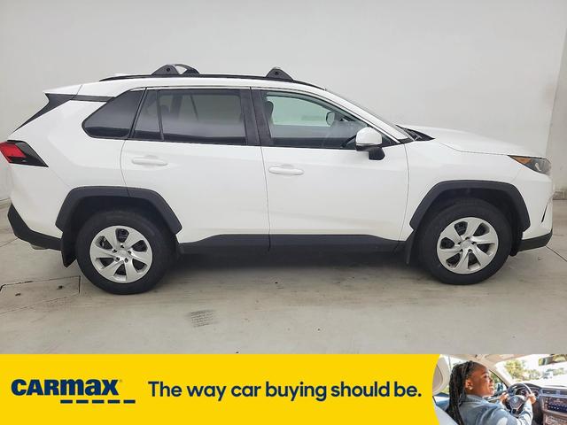 Photo of 2020 White Toyota RAV4