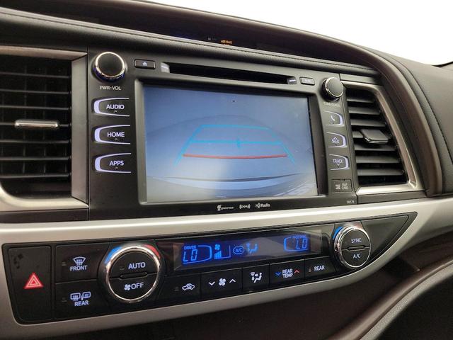 Photo of 2018 Silver Toyota Highlander