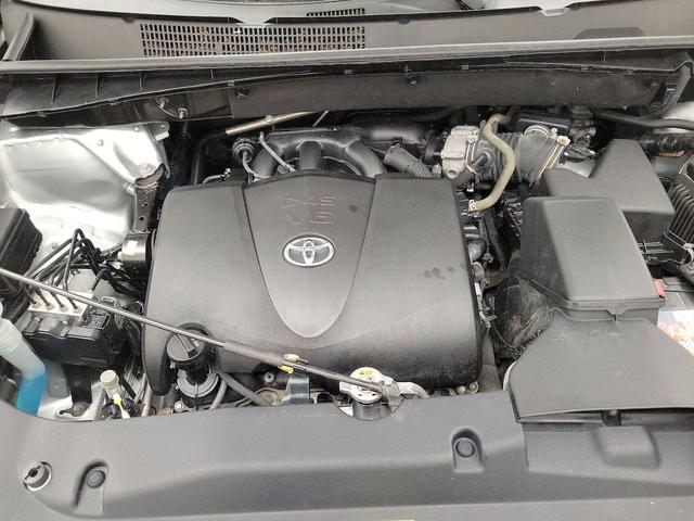 Photo of 2018 Silver Toyota Highlander