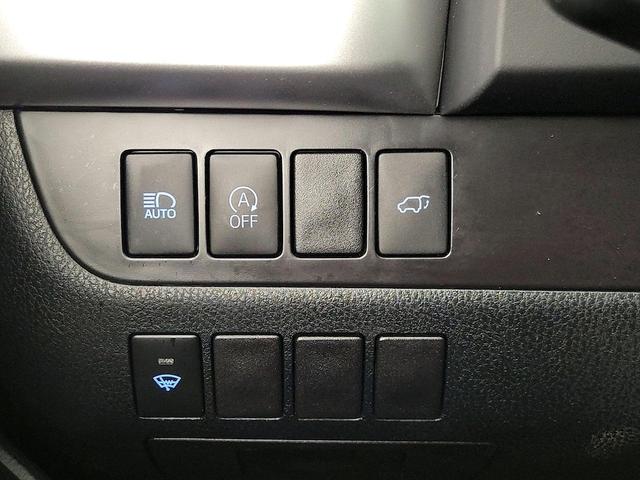 Photo of 2018 Silver Toyota Highlander
