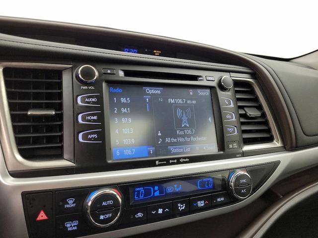 Photo of 2018 Silver Toyota Highlander