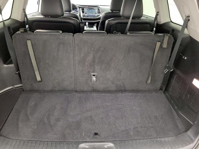 Photo of 2018 Silver Toyota Highlander