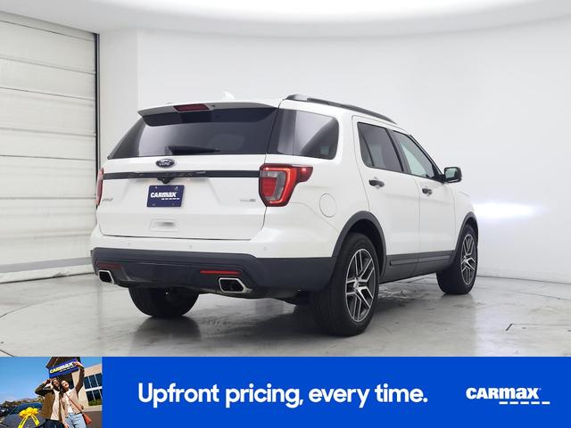 Photo of 2016 White Ford Explorer