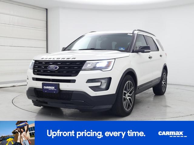 Photo of 2016 White Ford Explorer