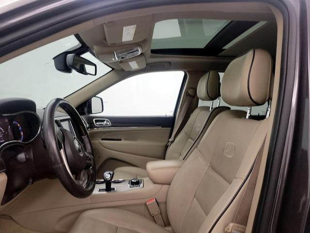 Photo of 2015 Gray Jeep Grand Cherokee