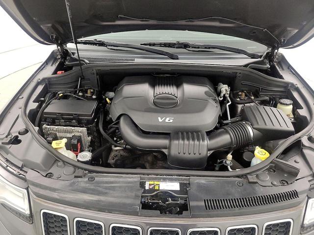 Photo of 2015 Gray Jeep Grand Cherokee