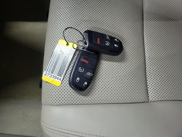 Photo of 2015 Gray Jeep Grand Cherokee