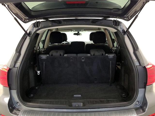 Photo of 2017 Gray Nissan Pathfinder