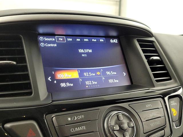 Photo of 2017 Gray Nissan Pathfinder