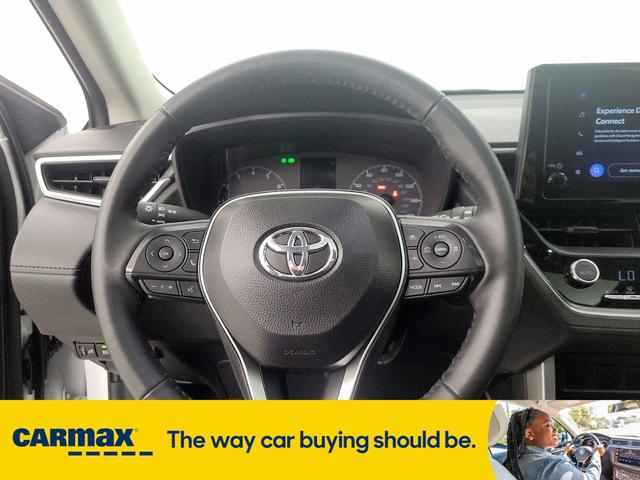 Photo of 2024 White Toyota Corolla Cross