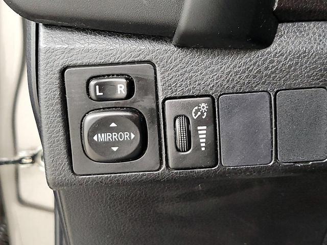 Photo of 2017 Gray Toyota Corolla