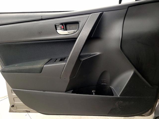 Photo of 2017 Gray Toyota Corolla