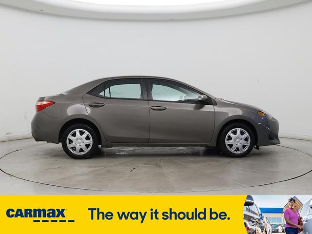 Photo of 2017 Gray Toyota Corolla
