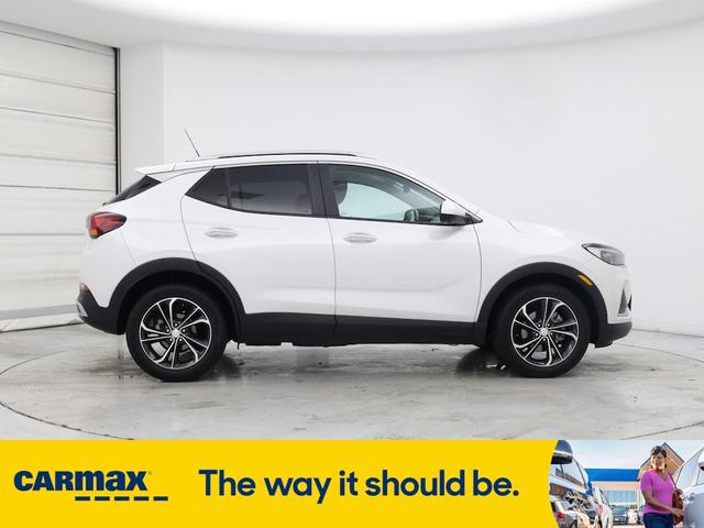 Photo of 2021 White Buick Encore GX