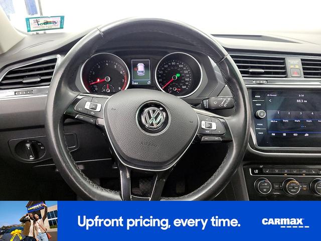 Photo of 2019 Gray Volkswagen Tiguan