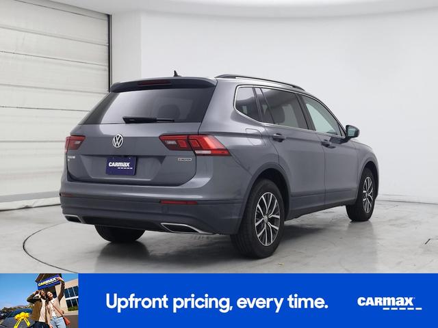 Photo of 2019 Gray Volkswagen Tiguan