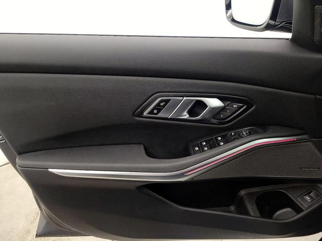 Photo of 2021 Gray BMW 330