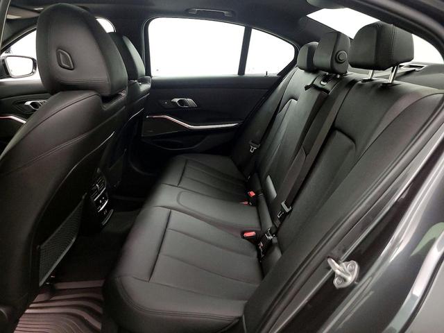 Photo of 2021 Gray BMW 330