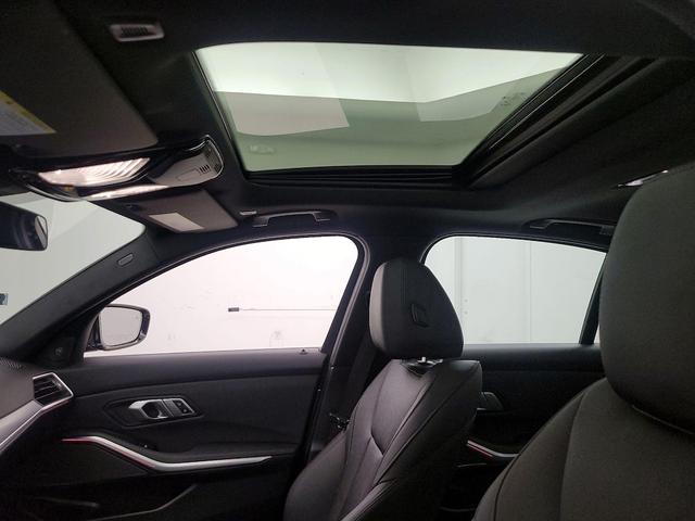 Photo of 2021 Gray BMW 330