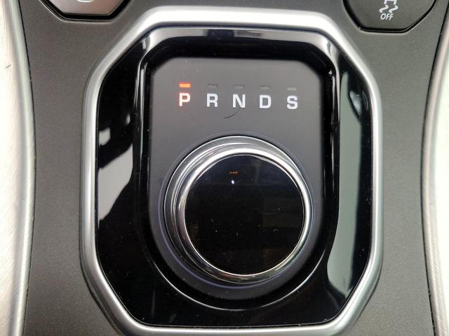 Photo of 2017 White Land Rover Range Rover Evoque