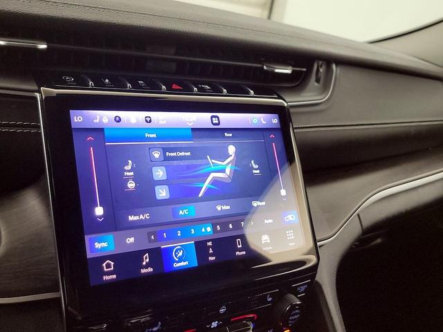 Photo of 2022 Silver Jeep Grand Cherokee L