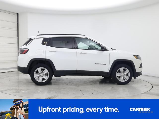 Photo of 2022 White Jeep Compass