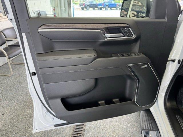 Photo of 2025 Summit White Chevrolet Silverado 1500