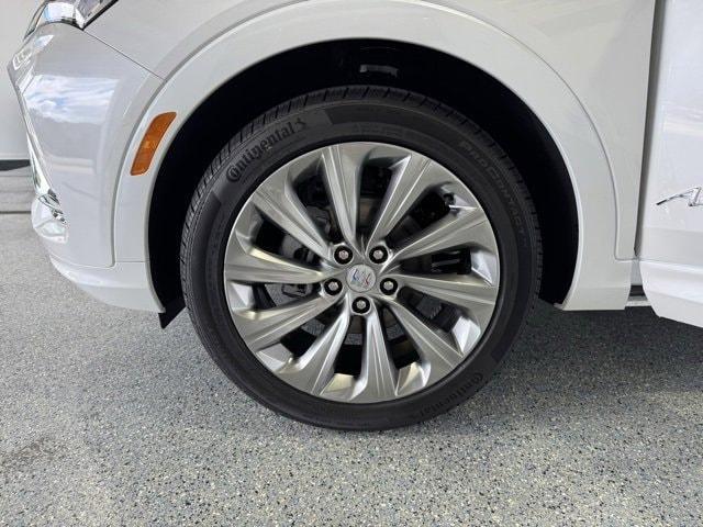 Photo of 2025 White Frost Tri-Coat Buick Envista