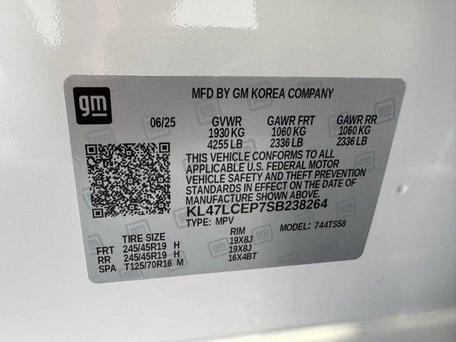 Photo of 2025 White Frost Tri-Coat Buick Envista