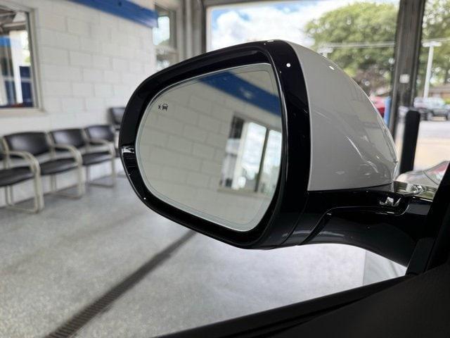 Photo of 2025 White Frost Tri-Coat Buick Envista
