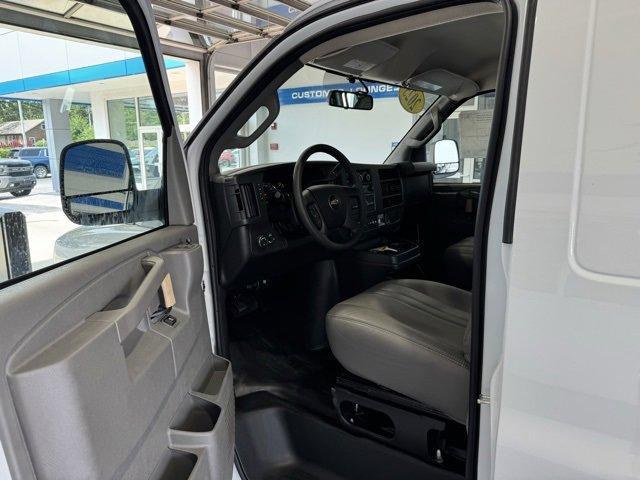 Photo of 2025 Summit White Chevrolet Express 2500