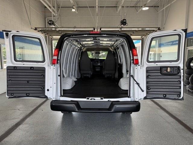 Photo of 2025 Summit White Chevrolet Express 2500