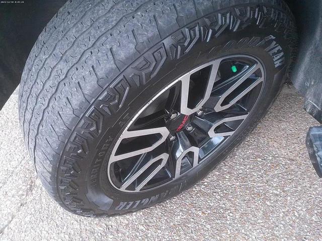Photo of 2024 Onyx Black GMC Yukon XL